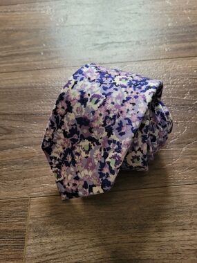 Charles Tyrwhitt Lavender and Purple Floral Tie